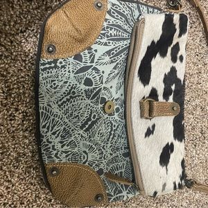 Myra crossbody